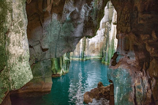 Sawa I Lau Caves Fiji 